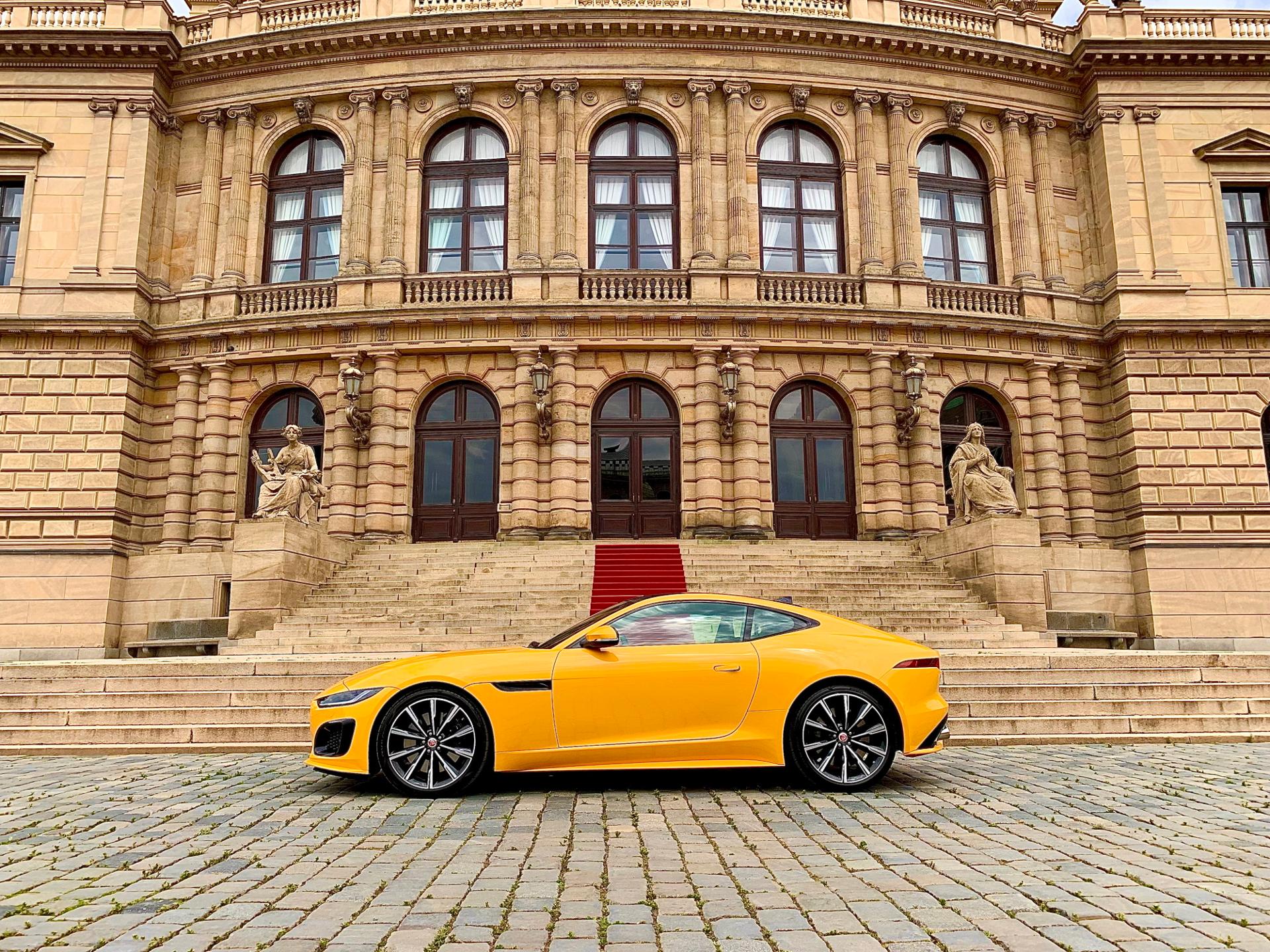 Jaguar F-type SVR